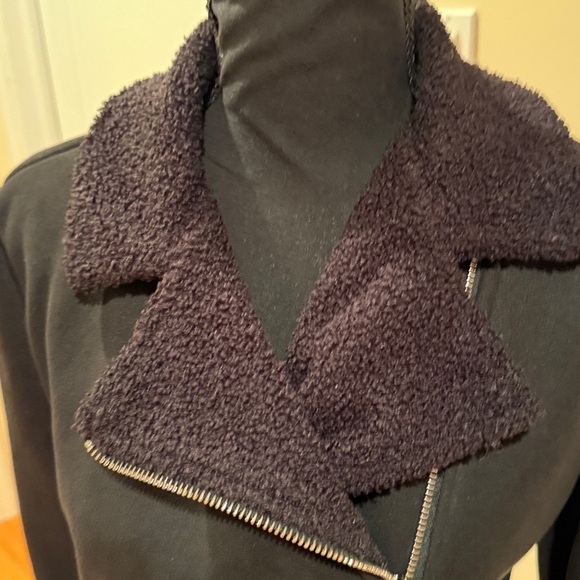 bebe Beautiful Black Teddy Jacket with Gold Zipper and Pockets,soft and comfy - Picture 3 of 16